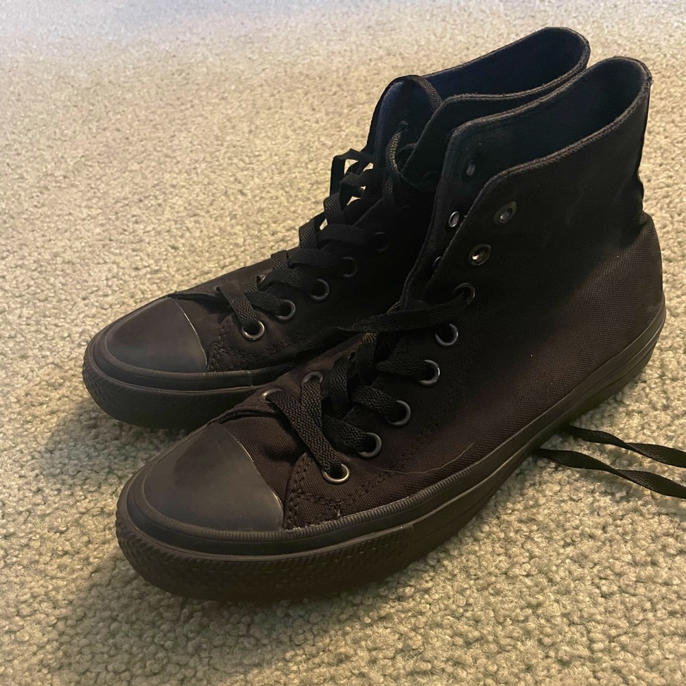 black converse men’s 7 women’s 9 🖤